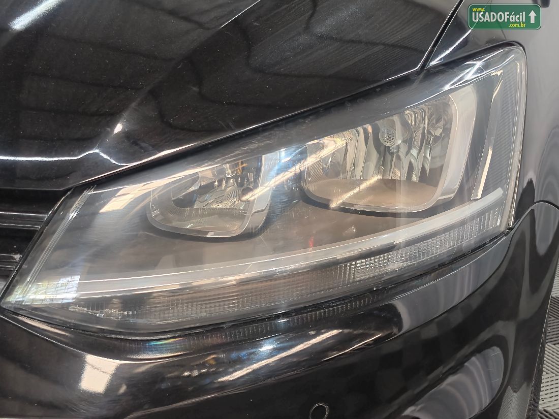 Volkswagen Fox Comfortline 1.0 4P Flex 2014/2015 — foto 4 de 21