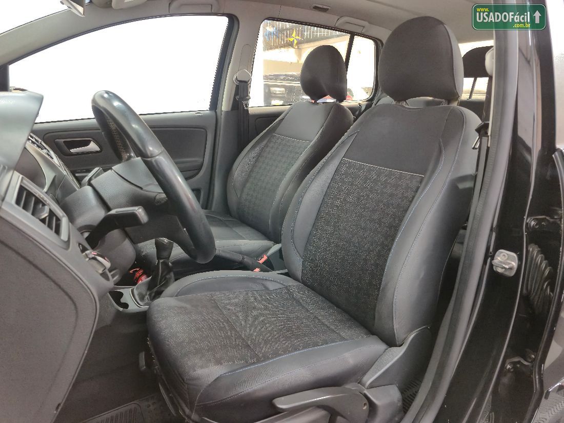Volkswagen Fox Comfortline 1.0 4P Flex 2014/2015 — foto 9 de 21