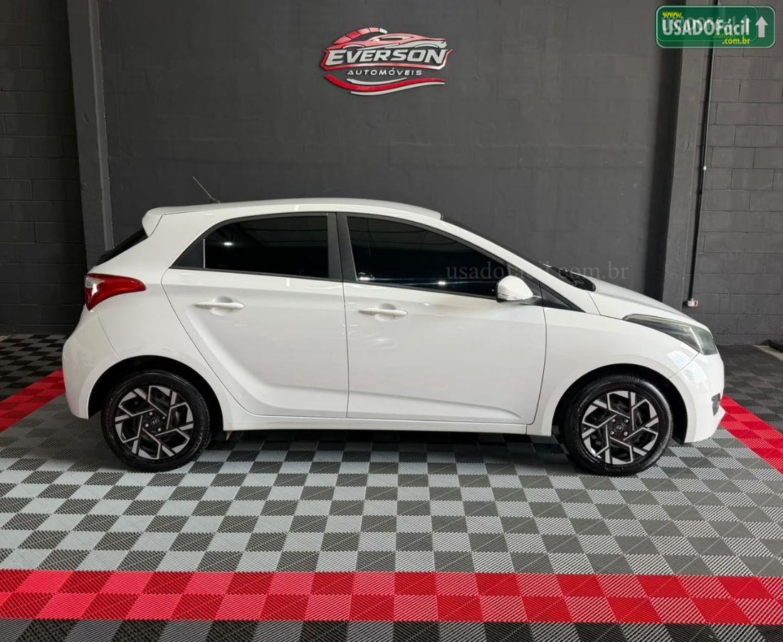 HYUNDAI HB20 Hatch Comfort Style 1.6 Flex automático 2017/2017 — foto 5 de 17