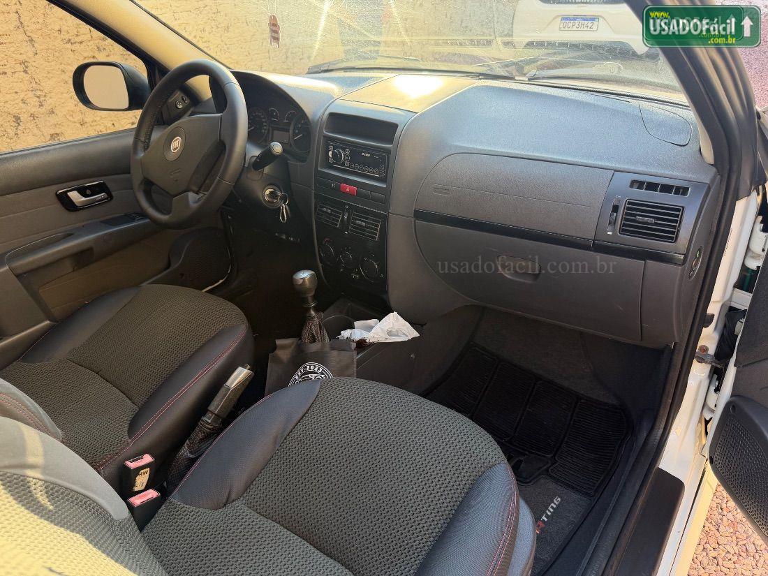 FIAT Strada Sporting CE 1.8 Flex 2011/2012 — foto 6 de 9