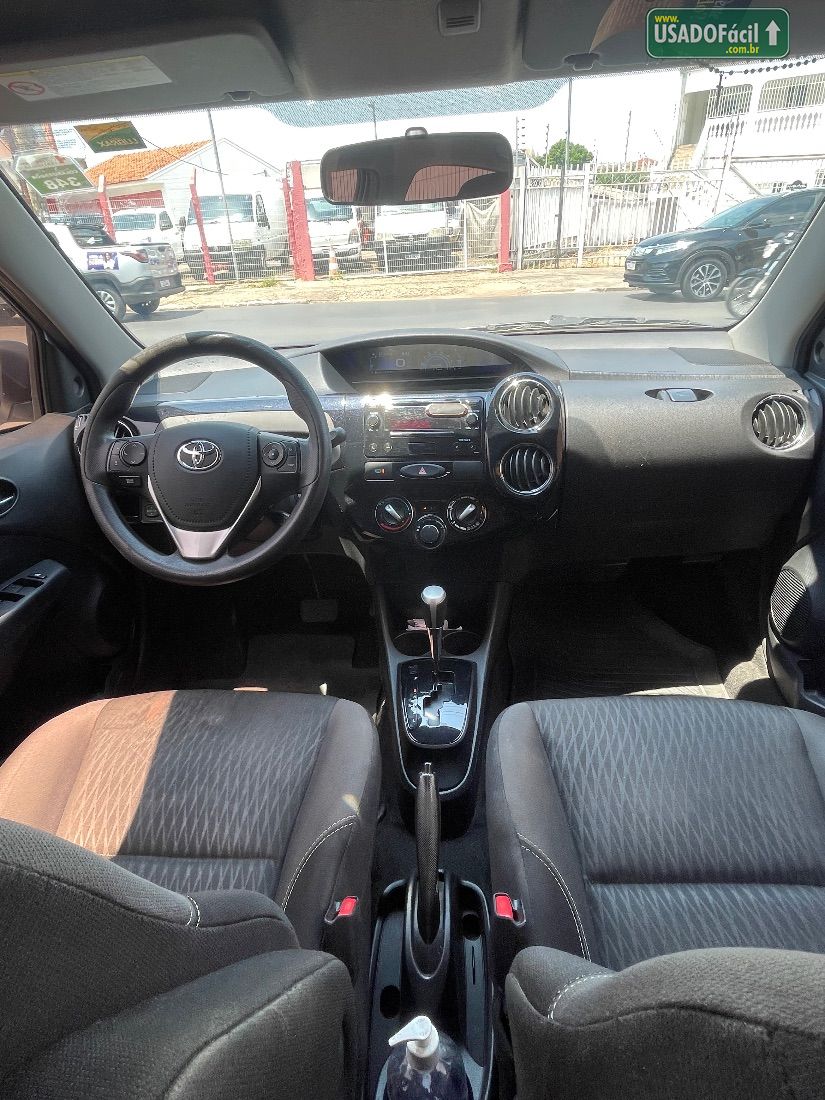TOYOTA Etios Hatch XS 1.5 Automático Flex 2017/2018 — foto 10 de 10