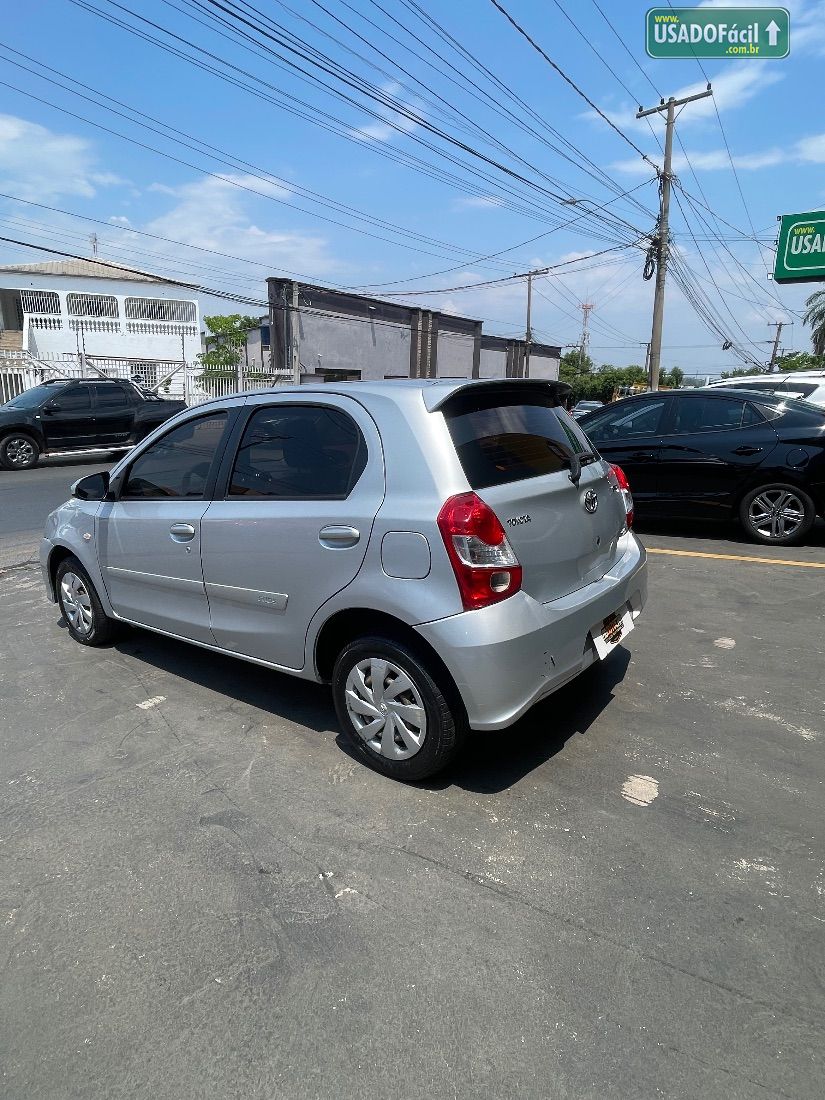 TOYOTA Etios Hatch XS 1.5 Automático Flex 2017/2018 — foto 3 de 10