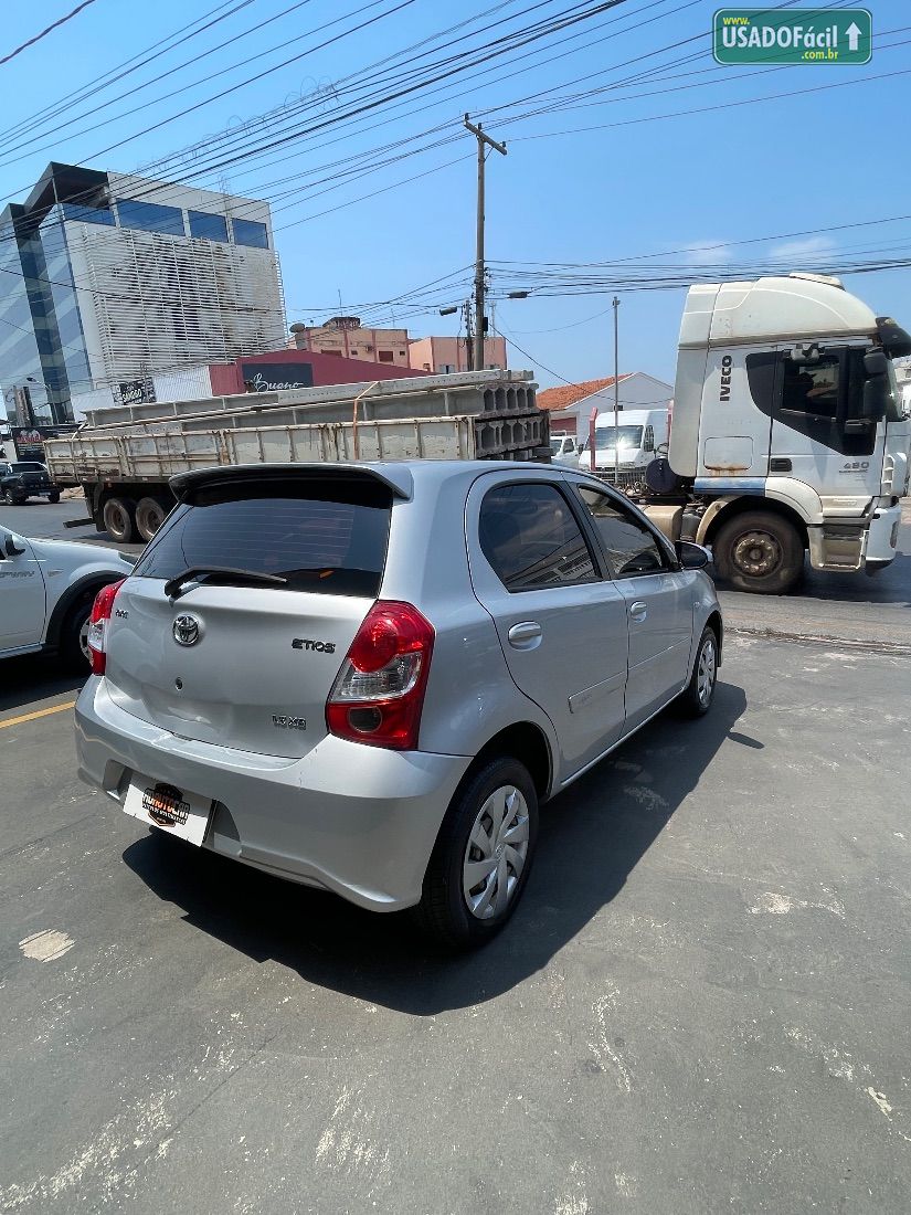 TOYOTA Etios Hatch XS 1.5 Automático Flex 2017/2018 — foto 5 de 10