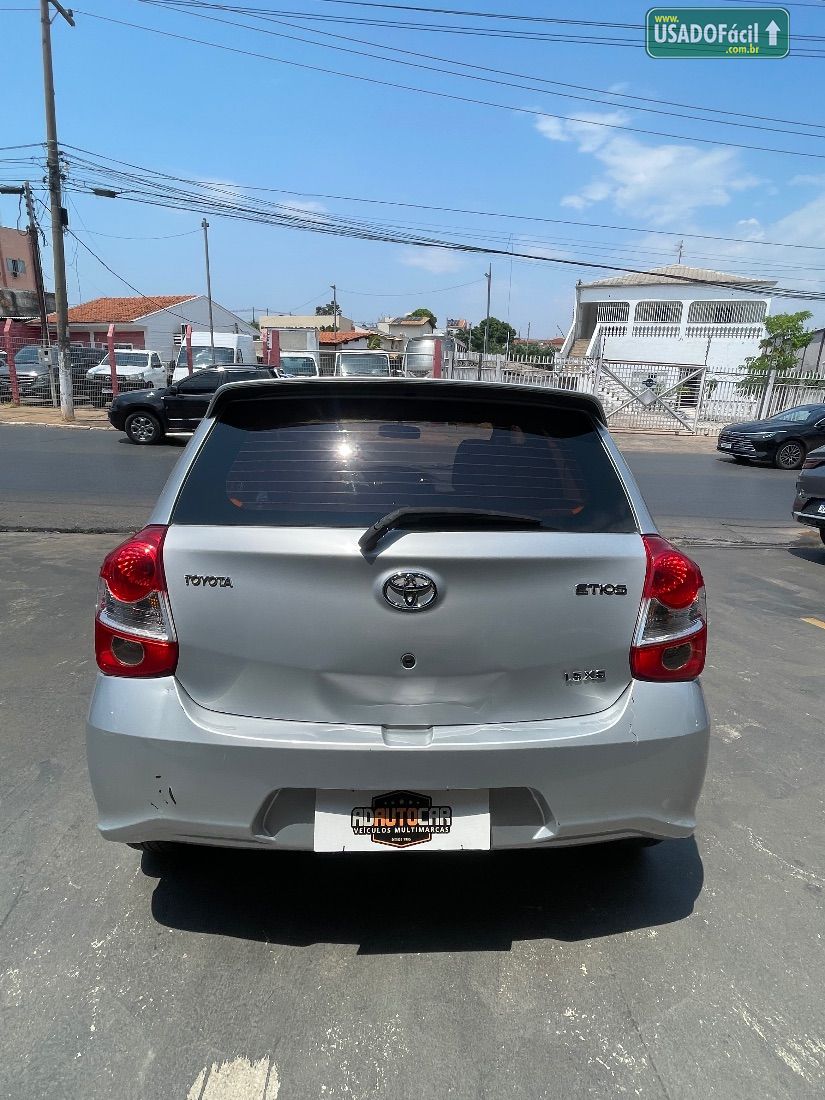 TOYOTA Etios Hatch XS 1.5 Automático Flex 2017/2018 — foto 6 de 10