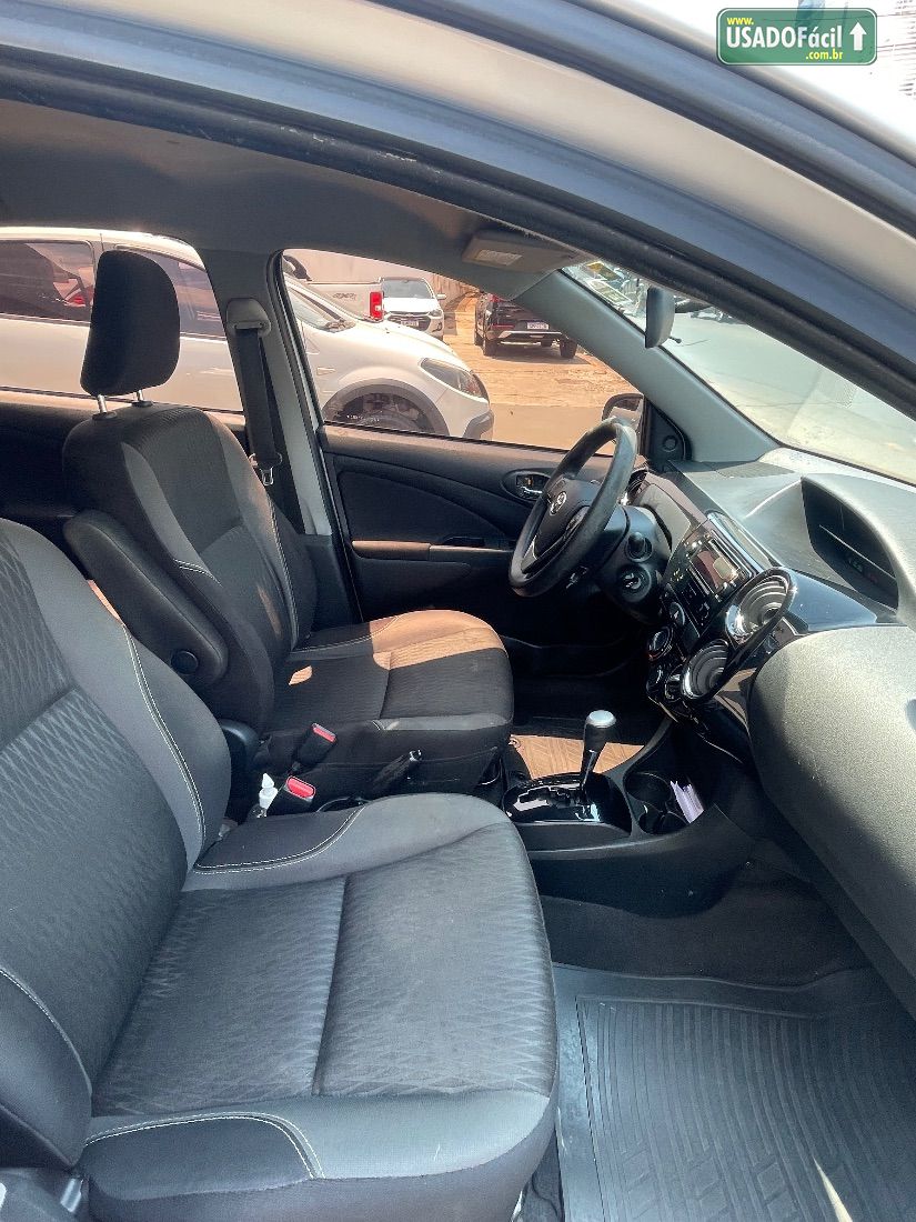TOYOTA Etios Hatch XS 1.5 Automático Flex 2017/2018 — foto 8 de 10