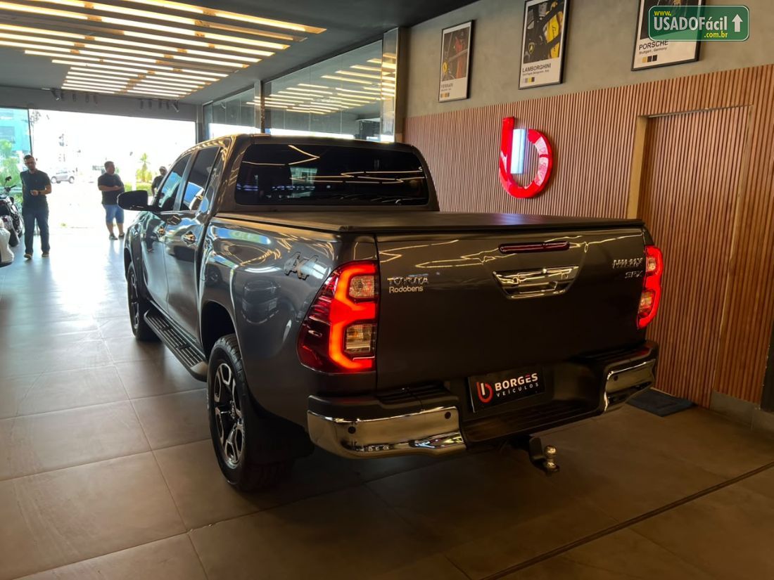 Toyota Hilux SRX CD 2.8 4x4 TDI Automático Diesel 2025/2025 — foto 4 de 14