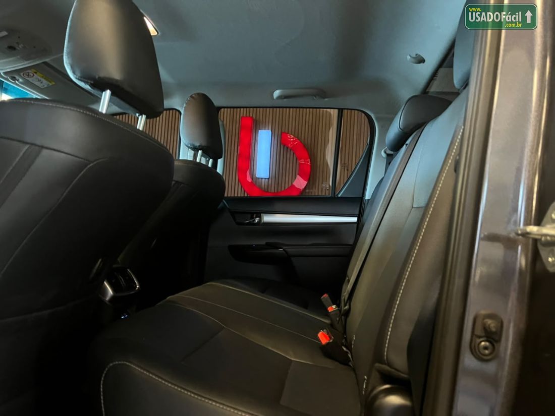 Toyota Hilux SRX CD 2.8 4x4 TDI Automático Diesel 2025/2025 — foto 9 de 14