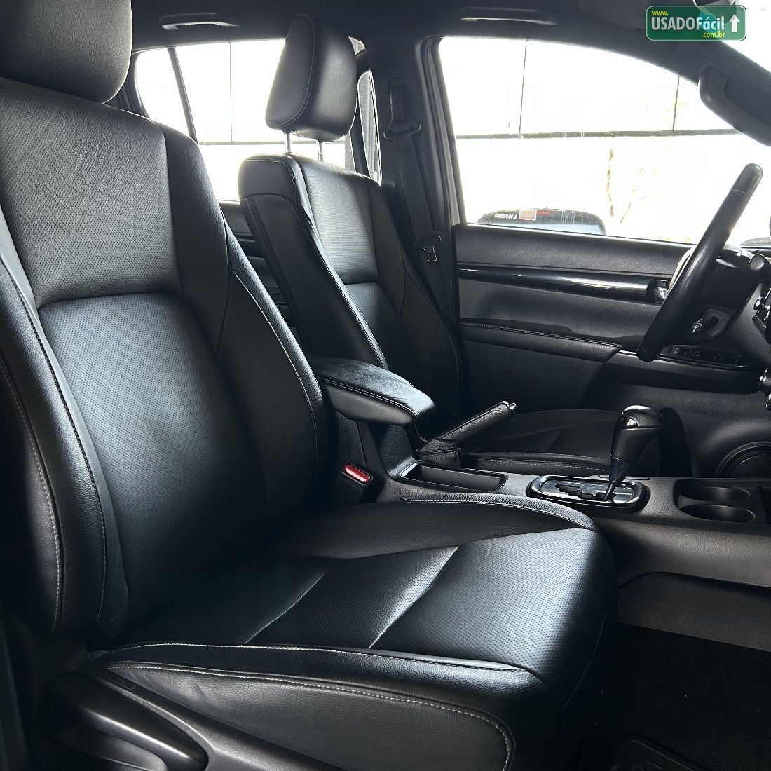 Toyota Hilux SRX CD 2.8 4x4 TDI Automático Diesel 2019/2020 — foto 8 de 10