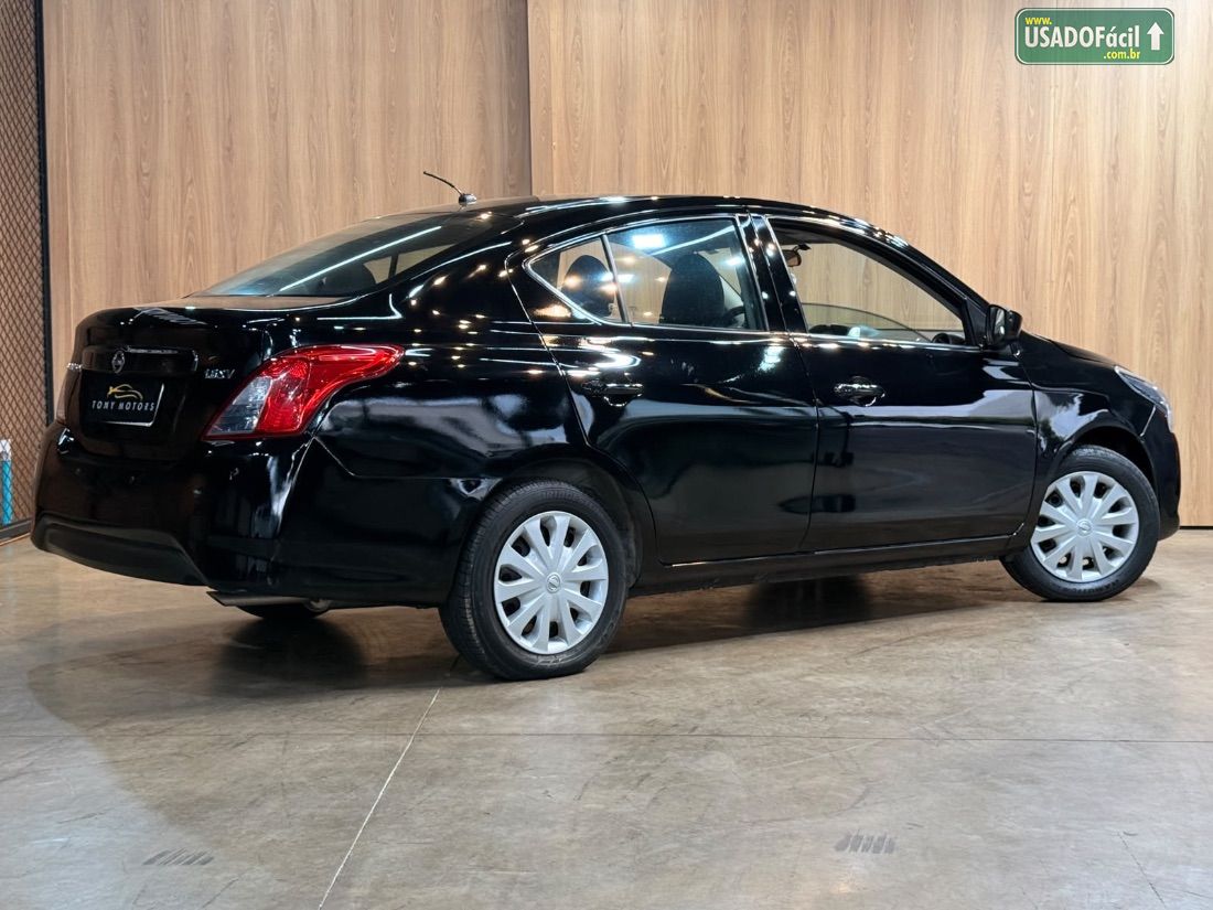 Nissan Versa SV 1.6 Mecânico Flex Fuel 2015/2016 — foto 10 de 12
