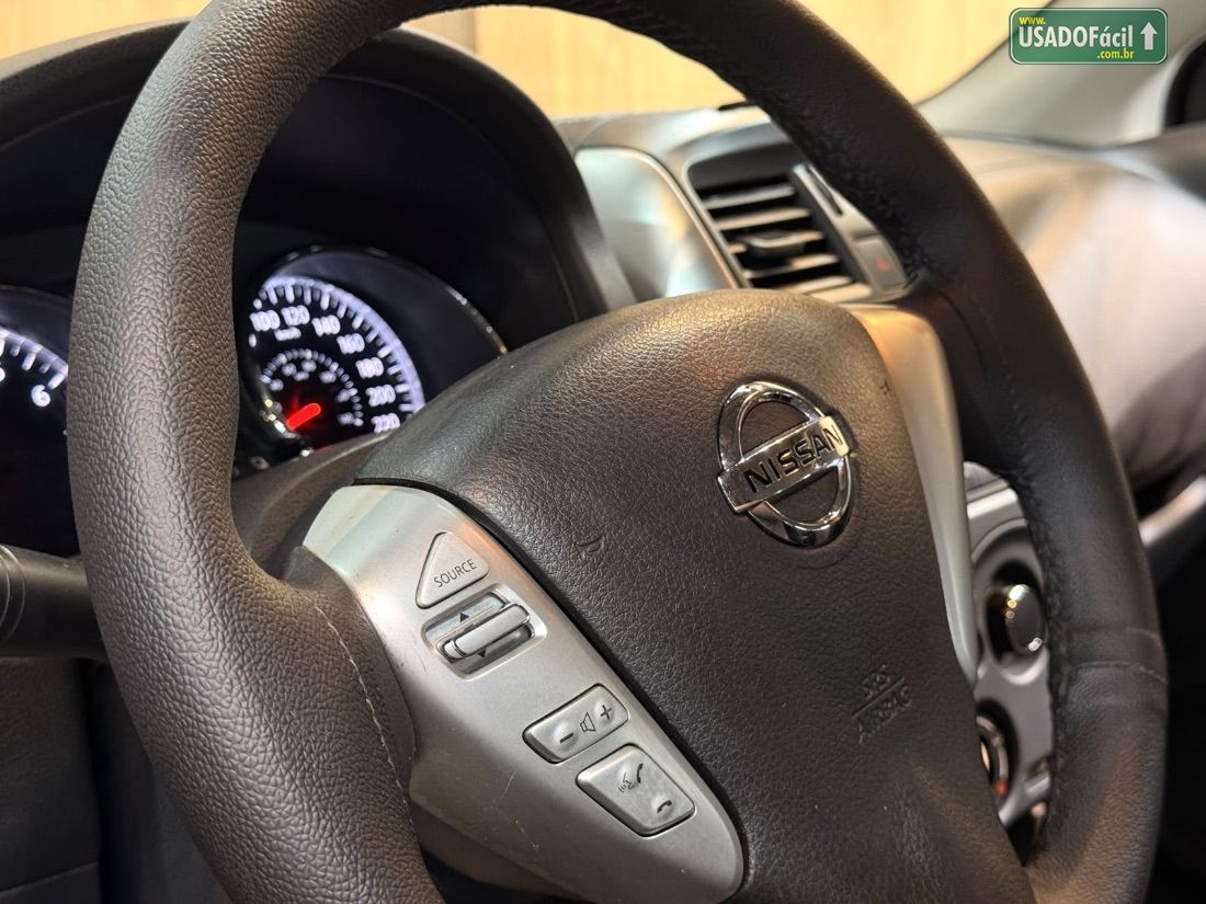 Nissan Versa SV 1.6 Mecânico Flex Fuel 2015/2016 — foto 5 de 12