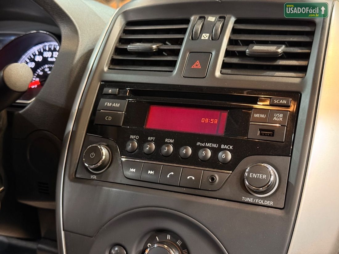 Nissan Versa SV 1.6 Mecânico Flex Fuel 2015/2016 — foto 6 de 12