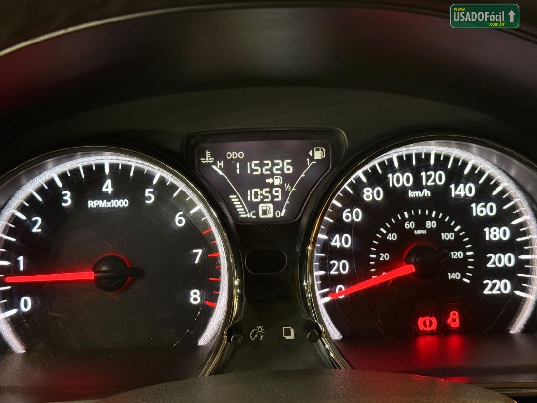 Nissan Versa SV 1.6 Mecânico Flex Fuel 2015/2016 — foto 7 de 12