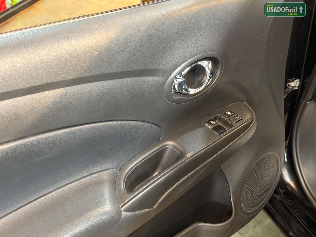 Nissan Versa SV 1.6 Mecânico Flex Fuel 2015/2016 — foto 8 de 12