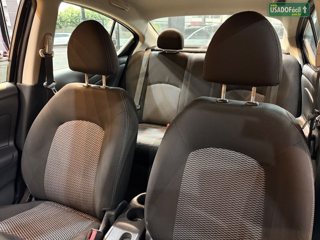 Nissan Versa SV 1.6 Mecânico Flex Fuel 2015/2016 — foto 9 de 12