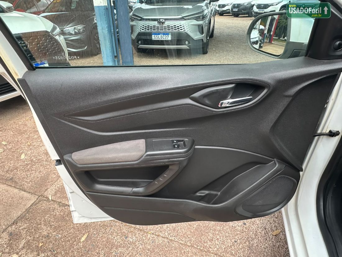 CHEVROLET/GM Prisma Sedan LT 1.4 FlexPower 2014/2015 — foto 4 de 17