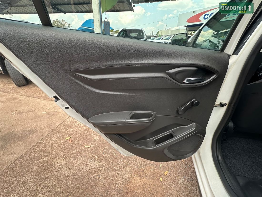 CHEVROLET/GM Prisma Sedan LT 1.4 FlexPower 2014/2015 — foto 9 de 17