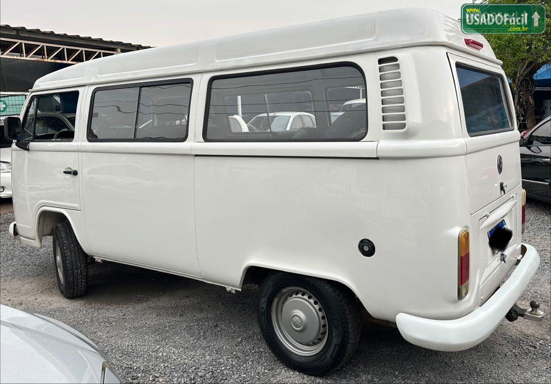 VOLKSWAGEN Kombi Lotação Mi Total Flex 2013/2014 — foto 2 de 6