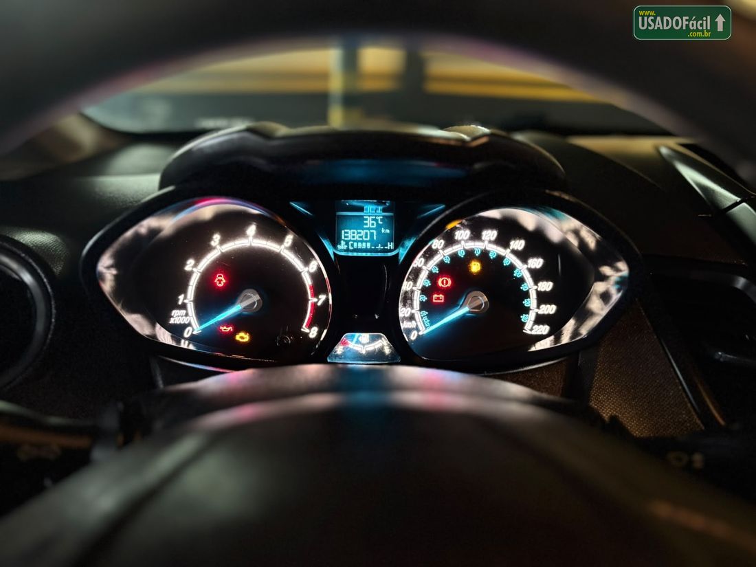Ford Fiesta Hatch 1.5 Mecânico 5P Flex 2015/2016 — foto 11 de 14
