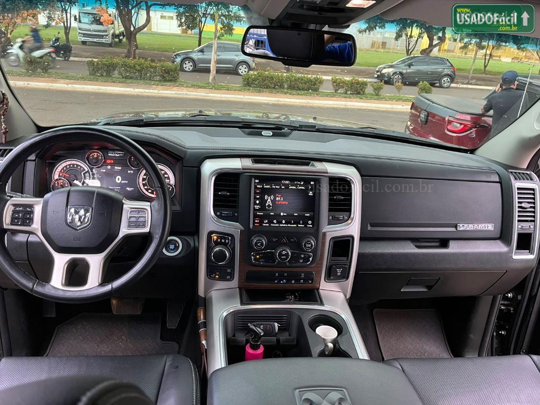 RAM Ram Classic Laramie CD 5.7 V8 4X4 Automático 2022/2022 — foto 5 de 9