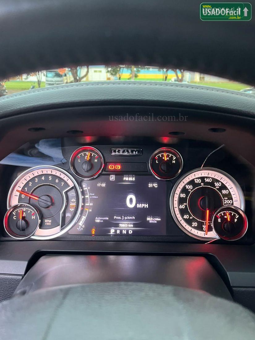 RAM Ram Classic Laramie CD 5.7 V8 4X4 Automático 2022/2022 — foto 7 de 9