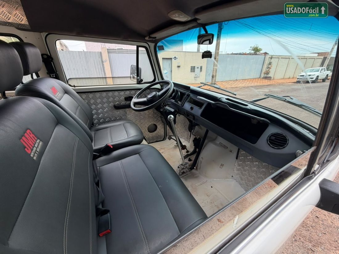 Volkswagen Kombi Standard 1.4 Mi Total Flex 8V 2013/2014 — foto 6 de 7