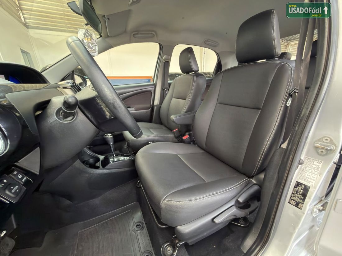 Toyota Etios Sedan XLS 1.5 Automático Flex 2017/2018 — foto 13 de 18