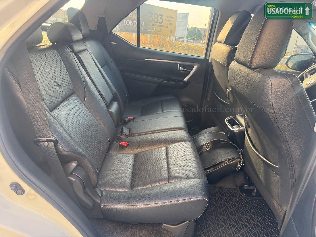 Toyota Hilux SW4 SRX 2.8 4x4 TDI Automático 5 lugares 2021/2021 — foto 16 de 22