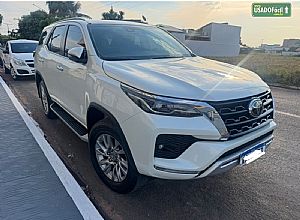 TOYOTA Hilux SW4 SRX 2.8 4x4 TDI Automático 5 lugares