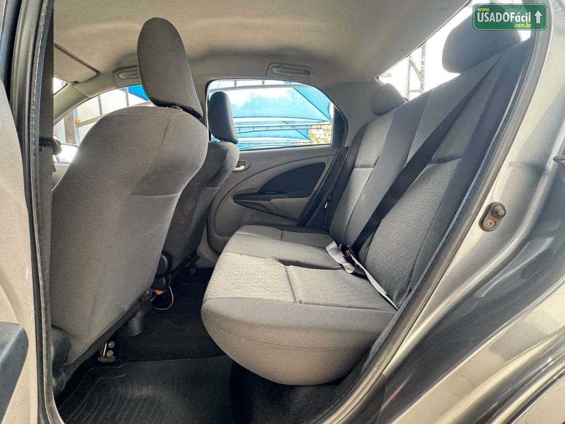 Toyota Etios Sedan XLS 1.5 Mecânico Flex 2013/2013 — foto 12 de 15