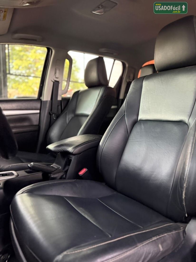 Toyota Hilux SRX CD 2.8 4x4 TDI Automático Diesel 2018/2018 — foto 14 de 15