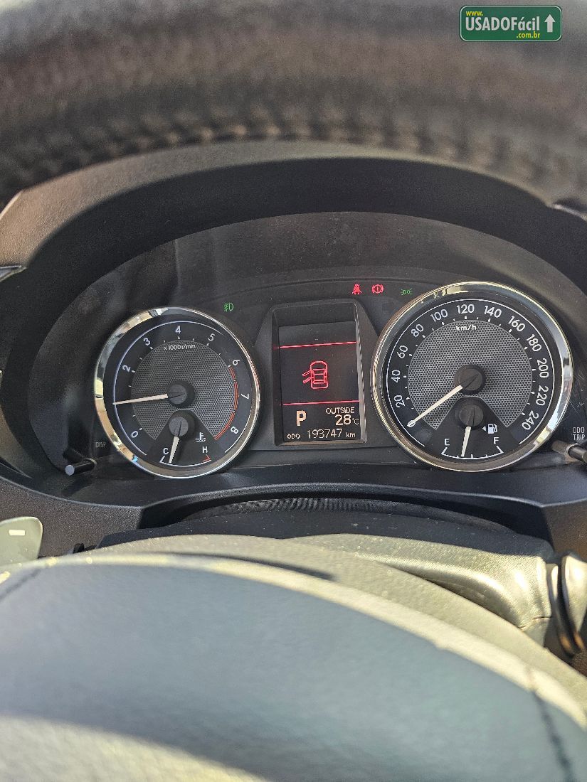 Toyota Corolla Altis 2.0 Automático Flex 2014/2015 — foto 7 de 8