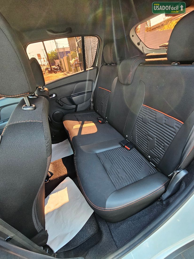 Renault Sandero Stepway 1.6 5P Flex 2019/2020 — foto 8 de 8