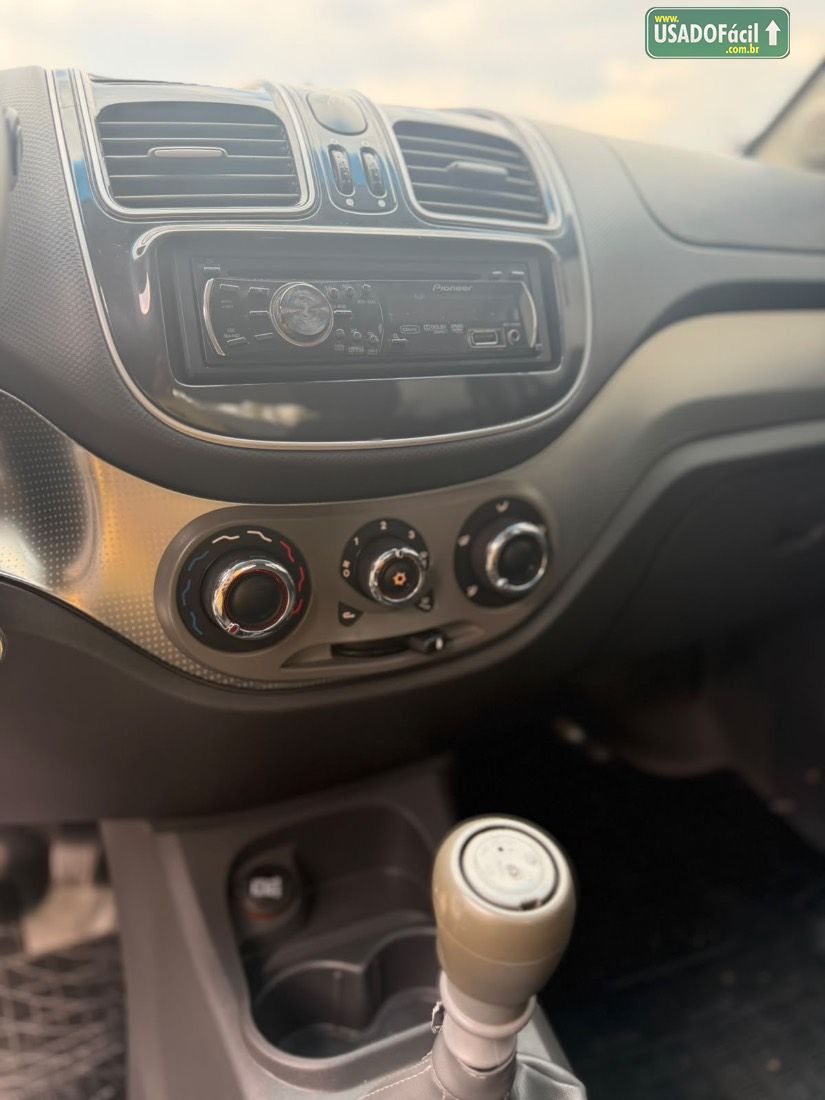 Fiat Grand Siena Attractive 1.4 Evo Fire Flex 2014/2015 — foto 11 de 13