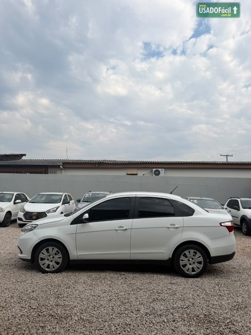 Fiat Grand Siena Attractive 1.4 Evo Fire Flex 2014/2015 — foto 4 de 13