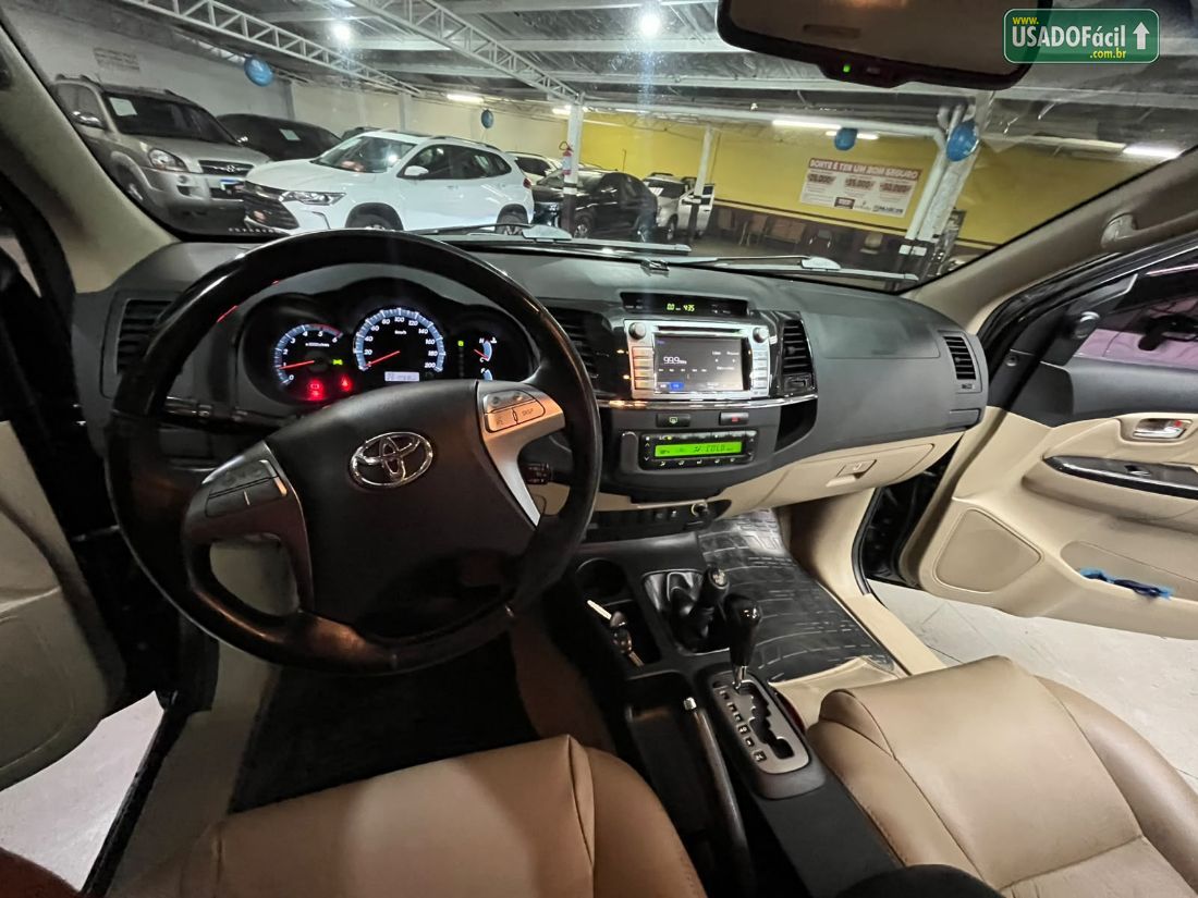 Toyota Hilux SW4 SRV D4-D 3.0 4x4 TDI Automático Diesel 2014/2015 — foto 10 de 16