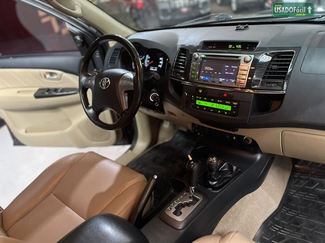 Toyota Hilux SW4 SRV D4-D 3.0 4x4 TDI Automático Diesel 2014/2015 — foto 11 de 16