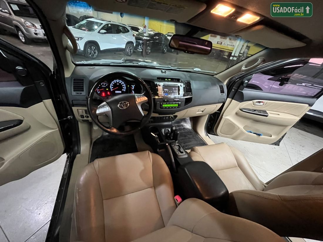 Toyota Hilux SW4 SRV D4-D 3.0 4x4 TDI Automático Diesel 2014/2015 — foto 12 de 16