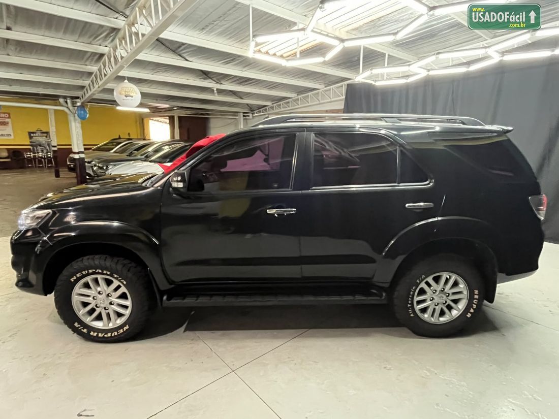 Toyota Hilux SW4 SRV D4-D 3.0 4x4 TDI Automático Diesel 2014/2015 — foto 4 de 16
