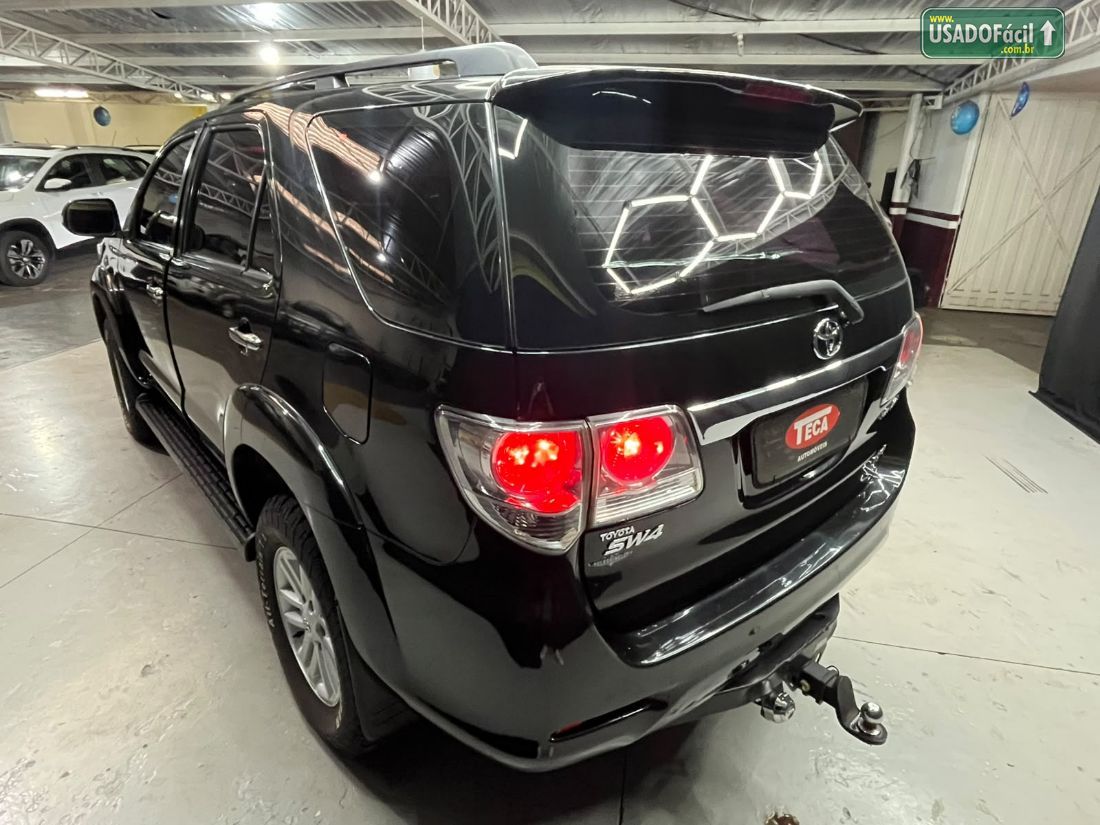 Toyota Hilux SW4 SRV D4-D 3.0 4x4 TDI Automático Diesel 2014/2015 — foto 5 de 16