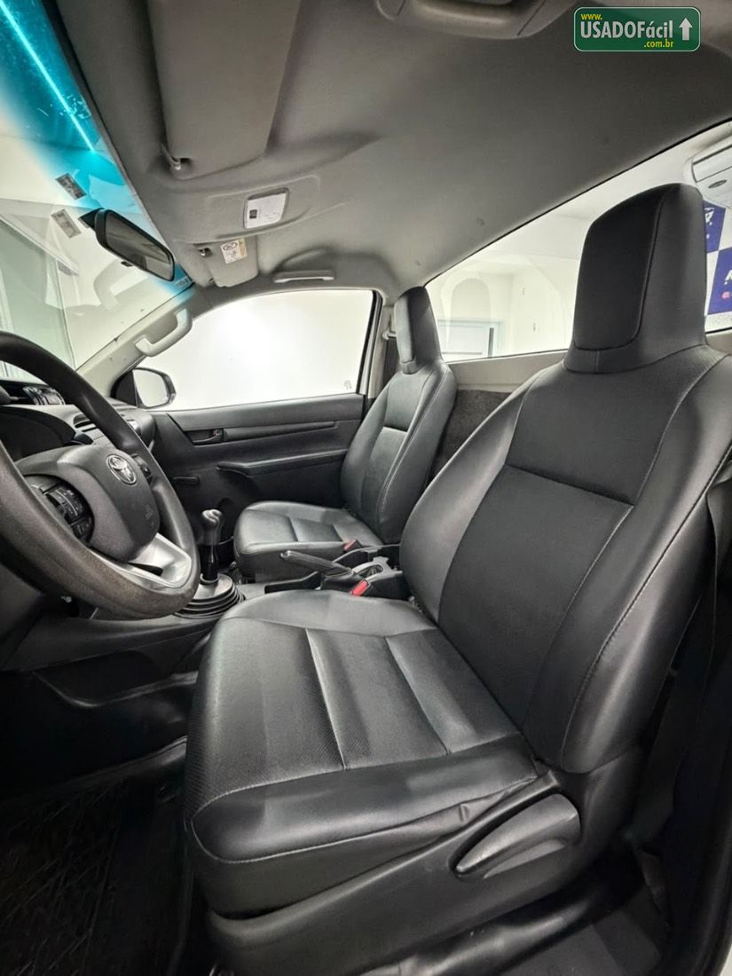 Toyota Hilux CS 4x4 2.8 TDI Mecânico Diesel 2024/2025 — foto 10 de 13