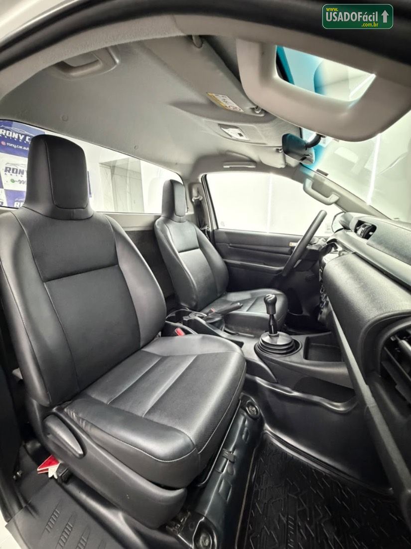 Toyota Hilux CS 4x4 2.8 TDI Mecânico Diesel 2024/2025 — foto 11 de 13
