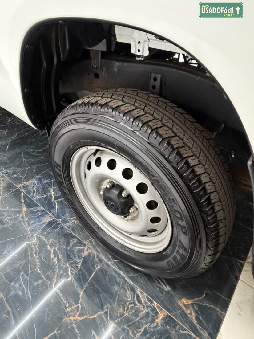 Toyota Hilux CS 4x4 2.8 TDI Mecânico Diesel 2024/2025 — foto 7 de 13