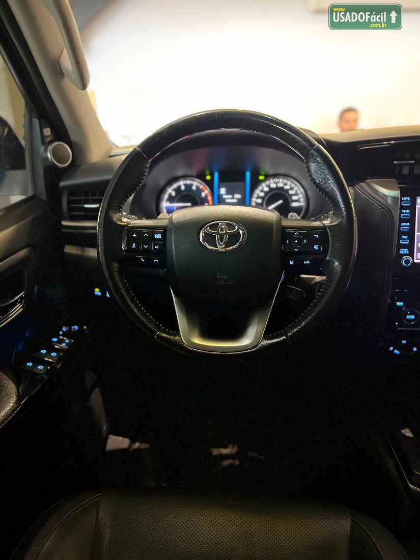 Toyota Hilux SRX CD 2.8 4x4 TDI Automático Diesel 2021/2021 — foto 9 de 13