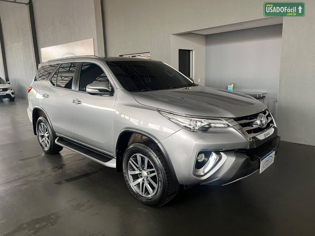 Toyota Hilux SW4 SRX 2.8 4x4 TDI Automático Diesel 2016/2017 — foto 5 de 10