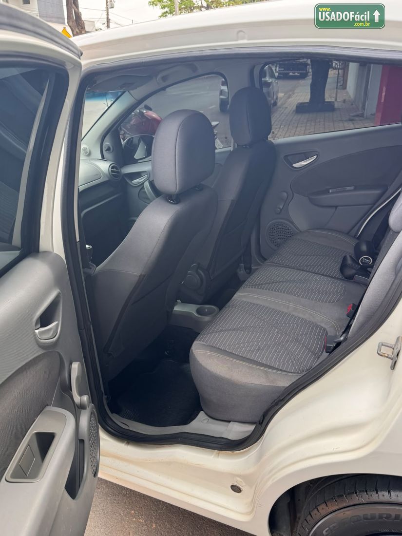 Fiat Palio Attractive 1.4 EVO Fire Flex 5P 2016/2016 — foto 8 de 13