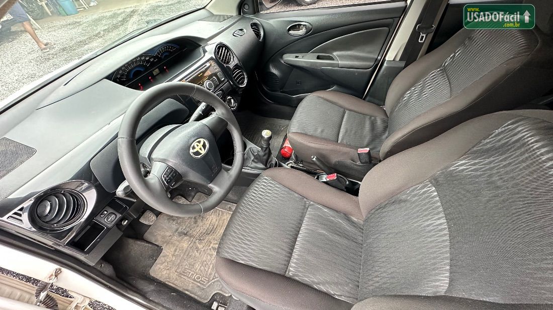 Toyota Etios Sedan XLS 1.5 Mecânico Flex 2014/2014 — foto 5 de 6
