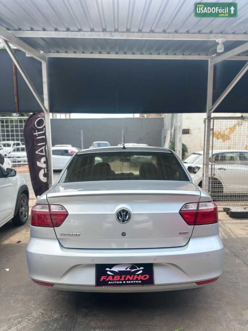Volkswagen Voyage Comfortline 1.6 Total Flex 2015/2016 — foto 7 de 11