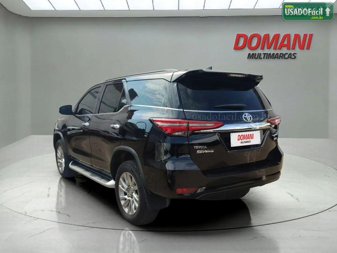 TOYOTA Hilux SW4 SRX 2.8 4x4 TDI Automático Diesel 2023/2024 — foto 4 de 13