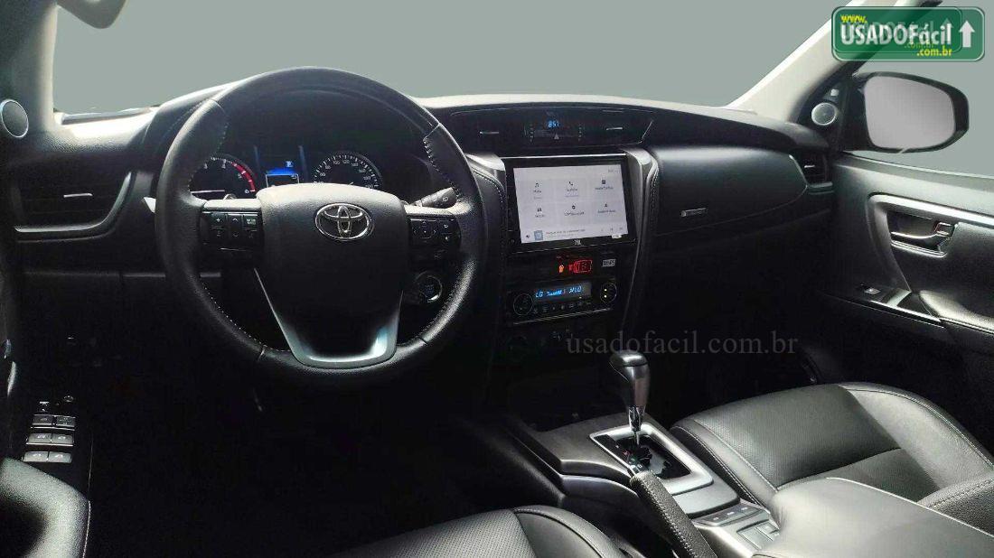 TOYOTA Hilux SW4 SRX 2.8 4x4 TDI Automático Diesel 2023/2024 — foto 9 de 13