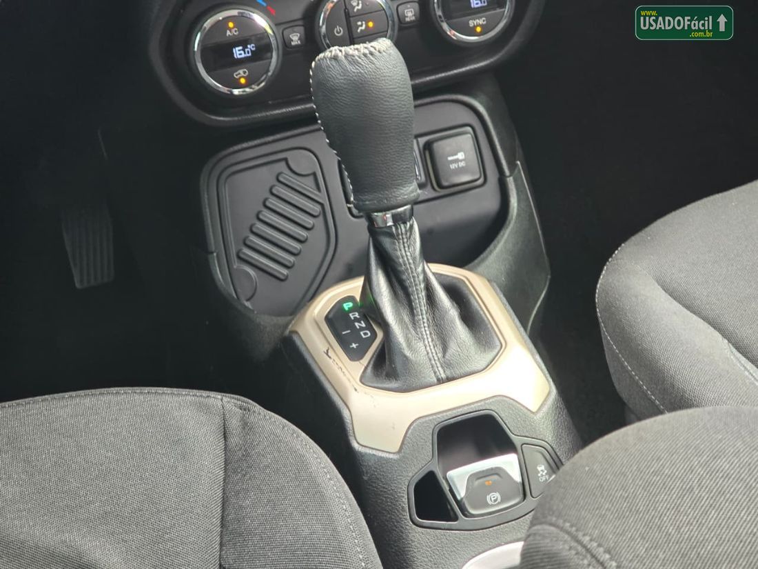 Jeep Renegade Longitude 1.8 4x2 Automático Flex 2015/2016 — foto 12 de 14